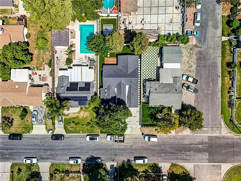 7508 1/2 Claire Ave — Photo 14