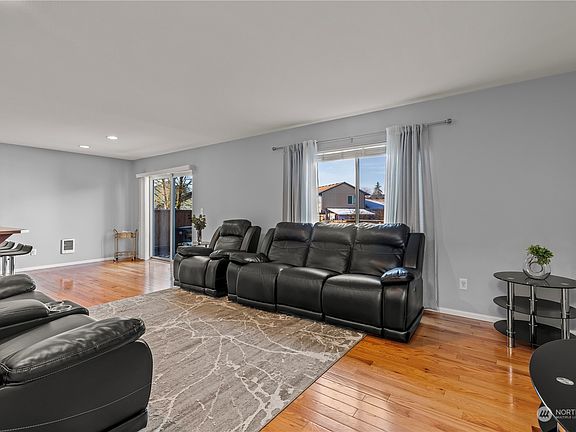 5th image of 19908 18th Avenue Ct E