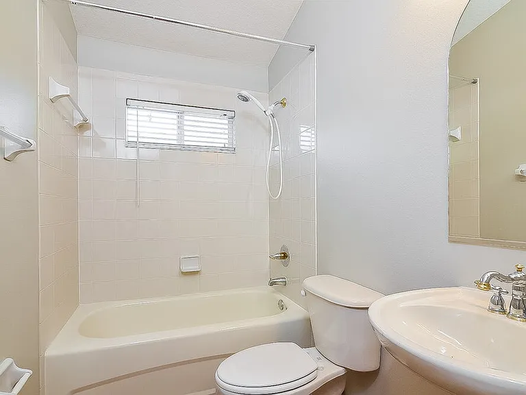 601 Straw Lake Dr — Photo 12