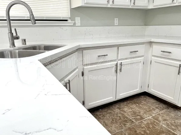 1620 Sungate Dr, Ceres, CA 95307