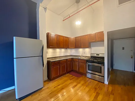 Rented by Carnegie Management Inc | media 32