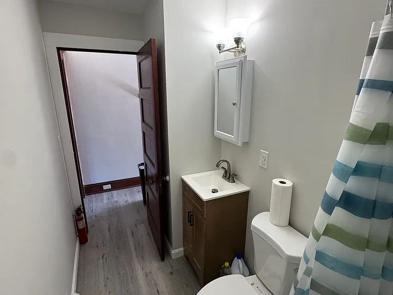 1 Spithead Rd #B — Photo 12