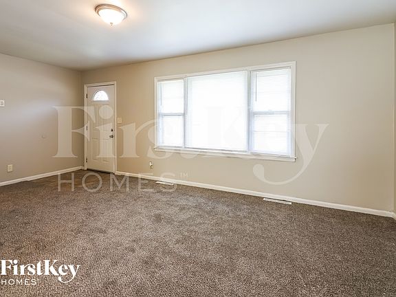 3rd image of 6811 Fairlane Dr