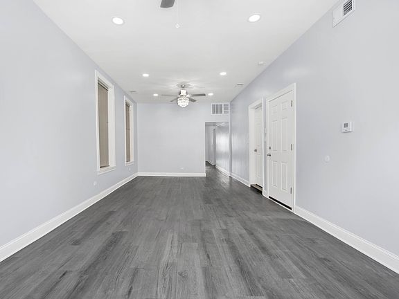 5th image of 2253 W Belmont Ave