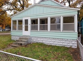1098 Gordon St, Muskegon, MI 49442