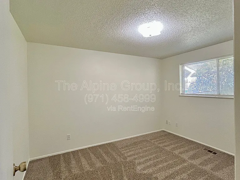 5595 SW Menlo Dr — Photo 33