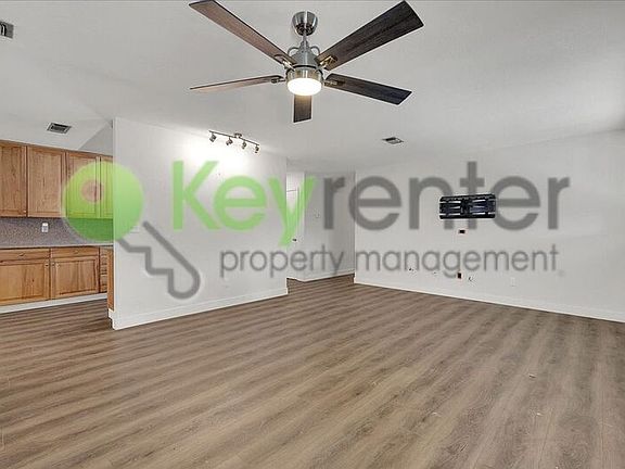 4th image of 6140 Pinecreek Way