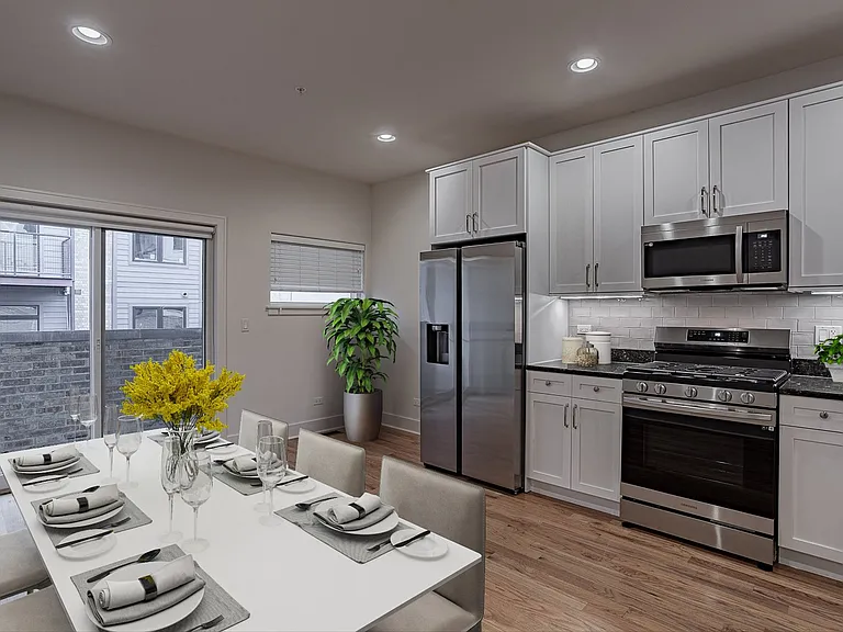2100 Greenwood St #203 — Photo 4