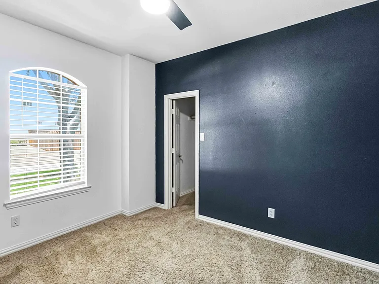 5918 Lafayette Dr — Photo 5