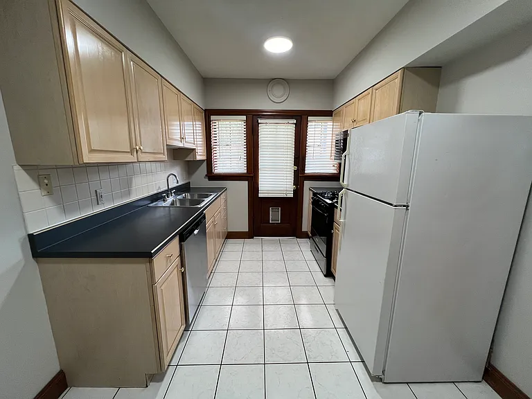 8030 Delmar Blvd #1W — Photo 6