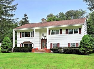 693 Valley Rd, Watchung, NJ 07069