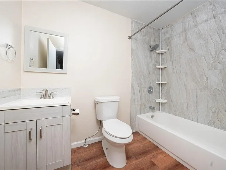 1217 Baywood Ln — Photo 18