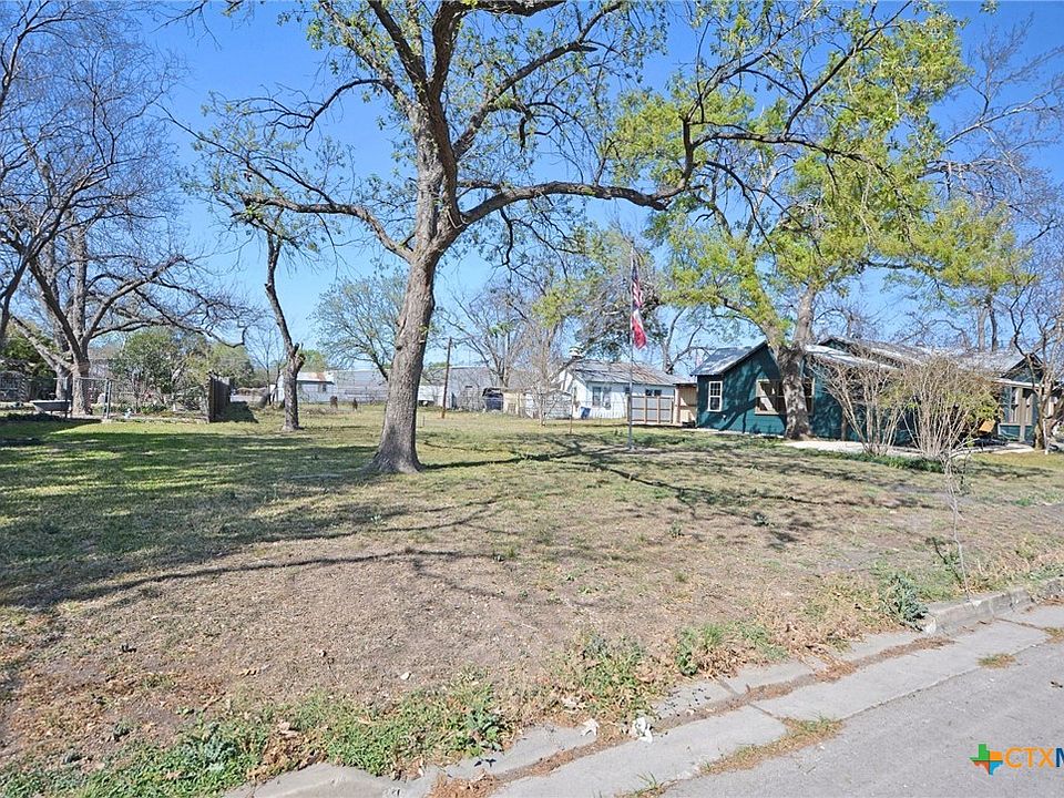 2nd image of E Weinert St