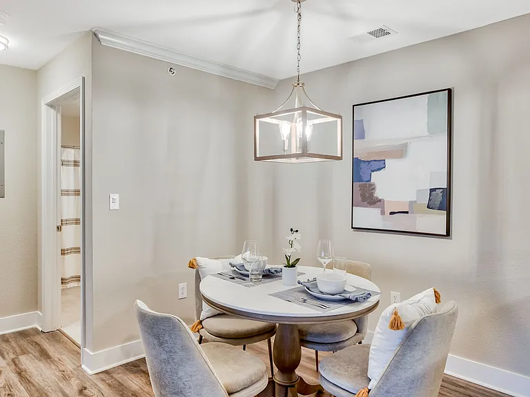 2 Bedroom - 2 Bed / 2 Bath - 988 Sq.Ft.
