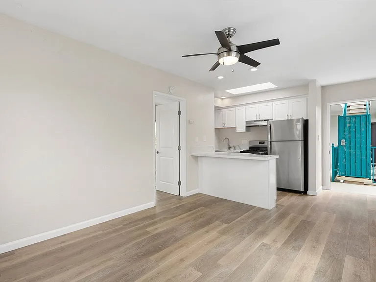 715 Cohasset — Photo 26