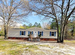 102 McClendon Ct, Richlands, NC 28574