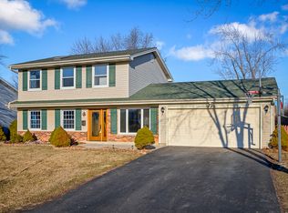 240 Hobble Bush Dr, Lake Zurich, IL 60047