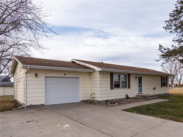 212 SW 7th St, Stuart, IA 50250