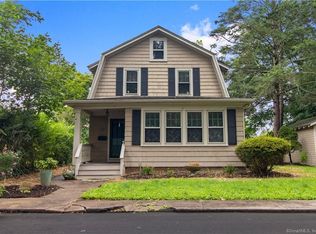35 Athol Pl, Hamden, CT 06517
