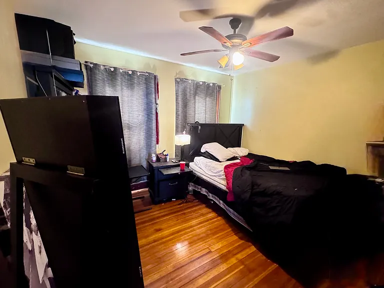 137-141 Whitwell St #1 — Photo 9