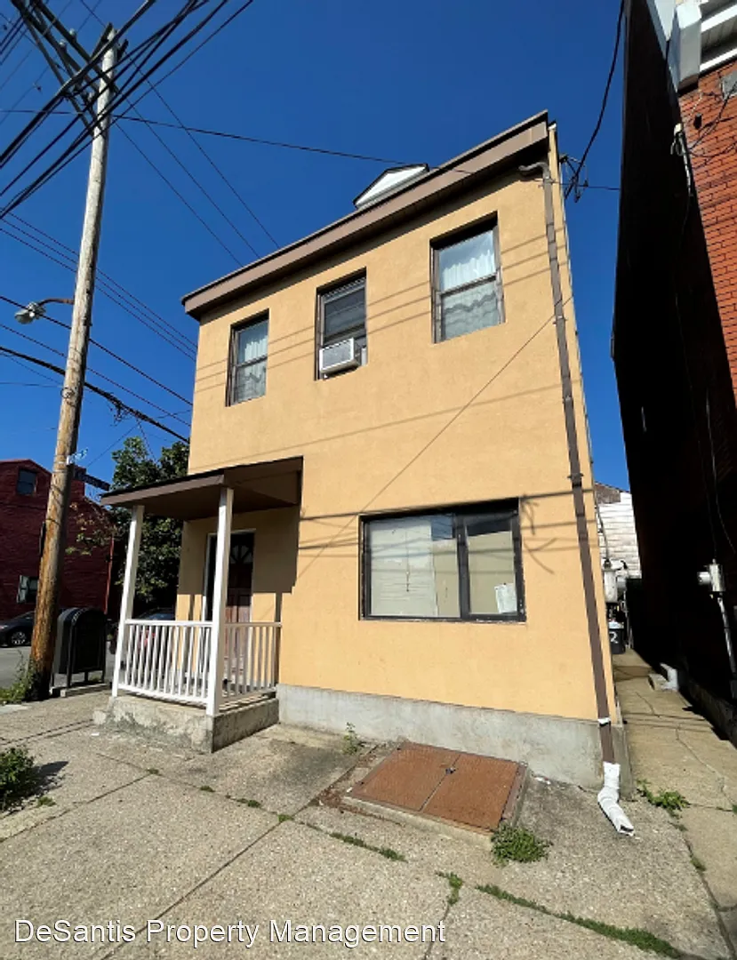 64 S 19th St APT 3 photo 1