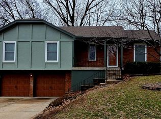 6410 NW Hilldale Dr, Kansas City, MO 64151