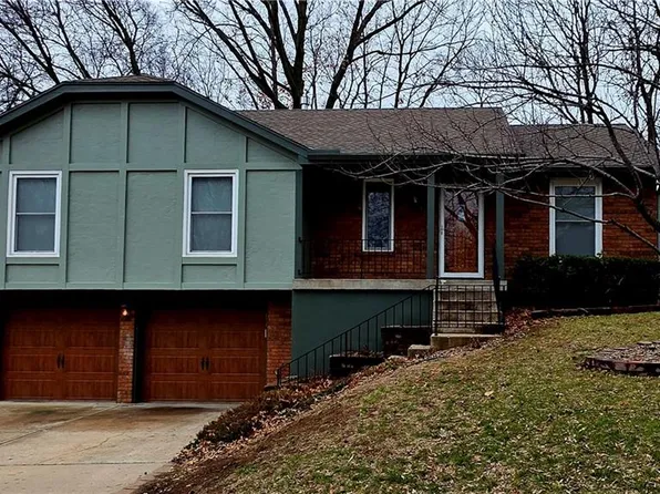 6410 NW Hilldale Dr, Kansas City, MO 64151