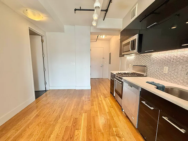 880 Dekalb Ave #4011 — Photo 7