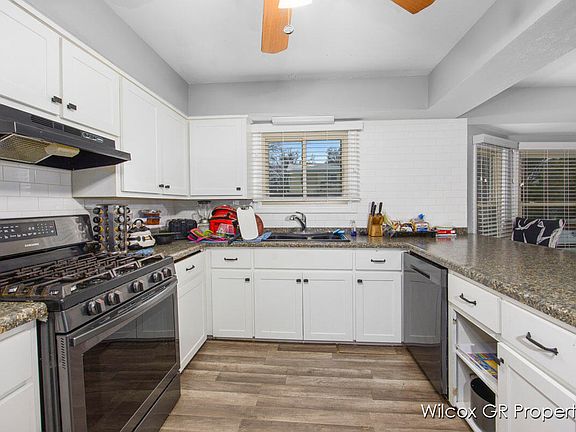 5th image of 1791 Lockmere Dr SE