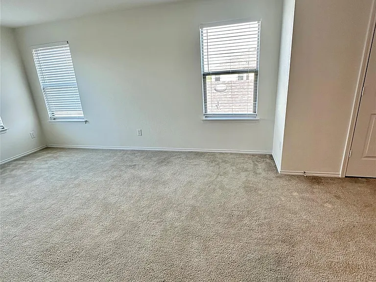 18900 Lady Bird Johnson St — Photo 28