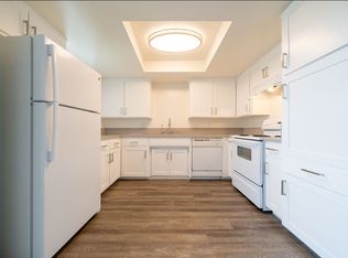 1130 Meadow Lake Dr APT 1, Vista, CA 92084