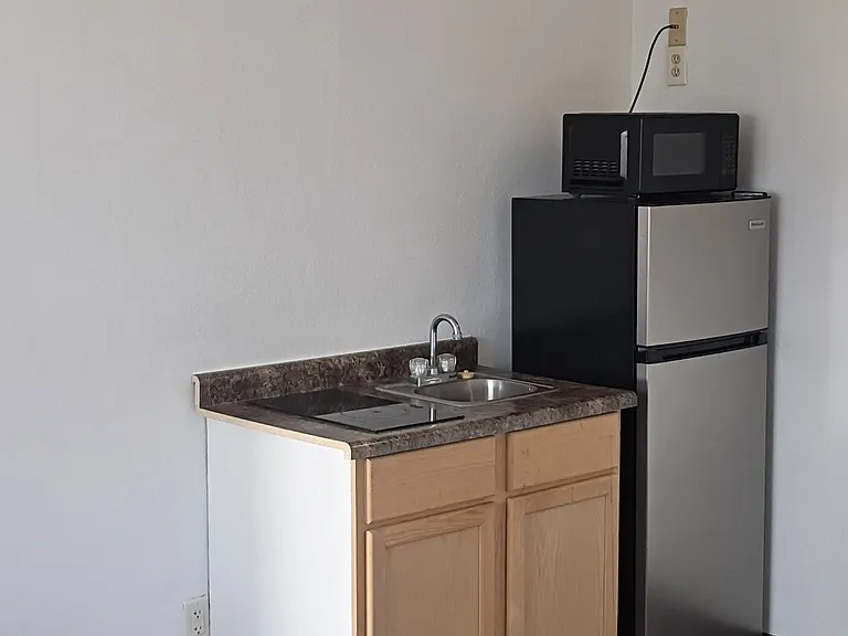 1411 Laurel St — Photo 7