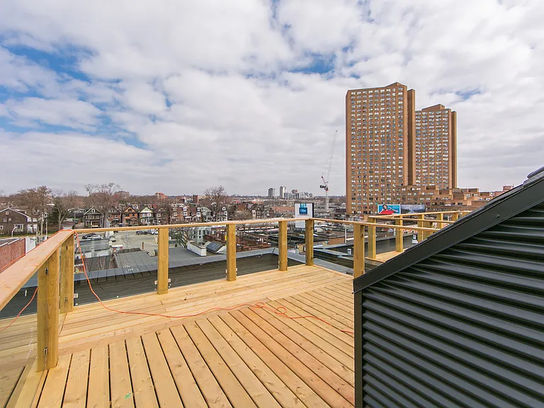 405 Saint Helens Ave #YAAAS — Photo 24