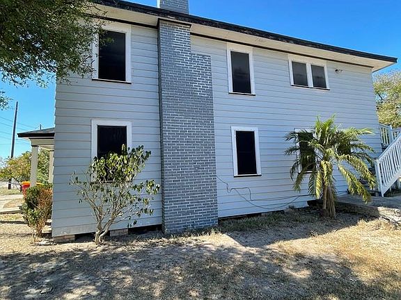 3rd image of 805 Lakeside Blvd