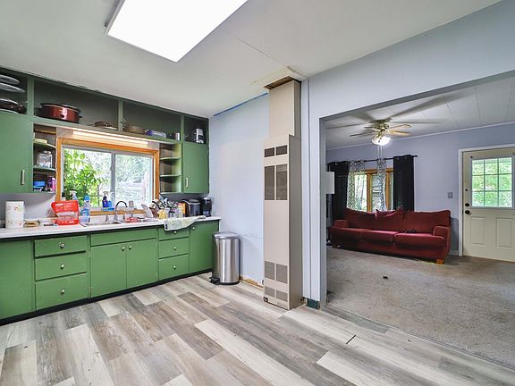 4th image of 400 N 4th Ave