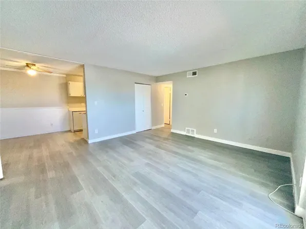 10211 Ura Lane #6-302, Denver, CO 80260