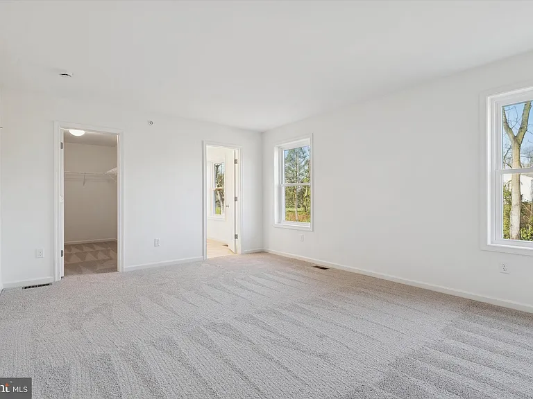 118 Silversmith Rd — Photo 5