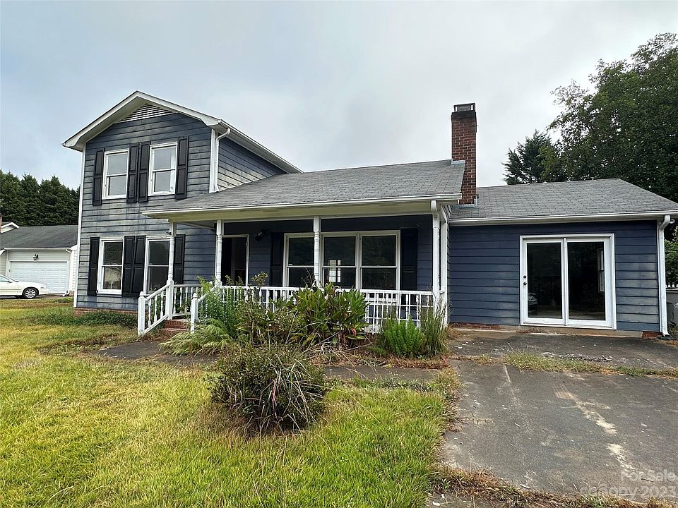 2nd image of 578 Tryon Pl