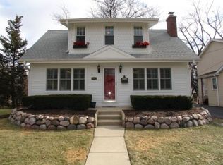 701 Kenilworth Ave, Glen Ellyn, IL 60137