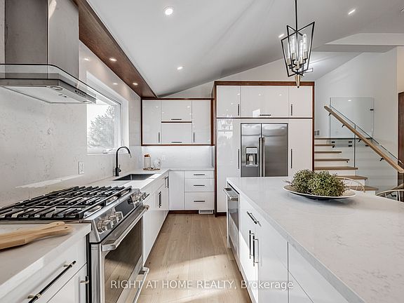 2nd image of 690 Hillman Cres