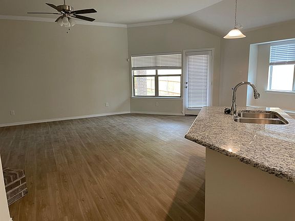4th image of 418 Greenhaven Dr