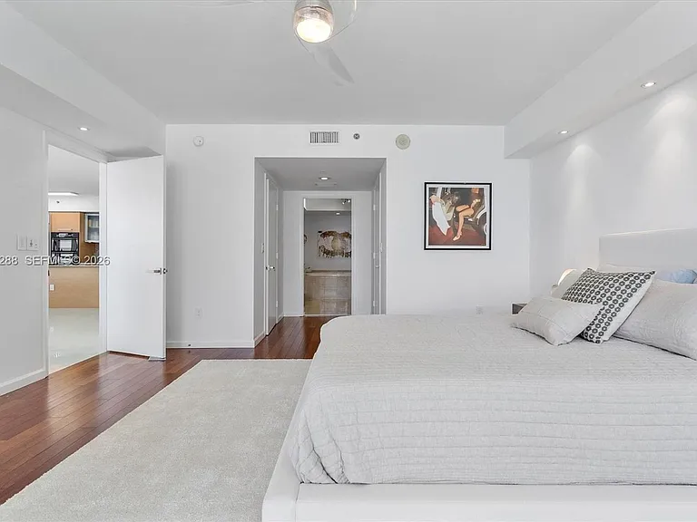 1830 Ocean Dr #1101 — Photo 8