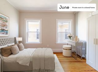 41 Brook St #2-D, Brookline, MA 02445