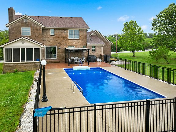 2nd image of 131 Beaver Dr
