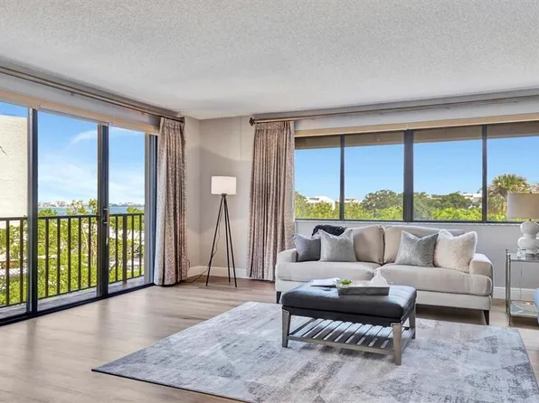 150 Belleview Blvd APT 207, Belleair, FL 33756