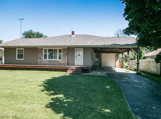 210 E 9th St, Pecatonica, IL 61063