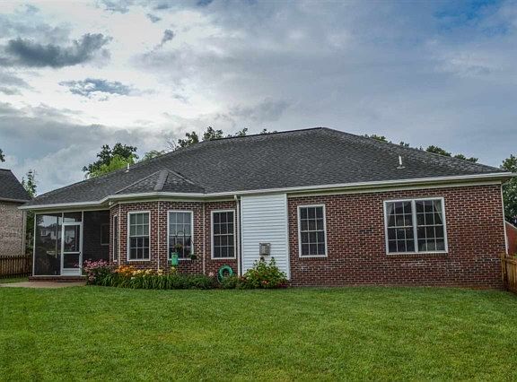 2nd image of 2545 Beaumont Dr
