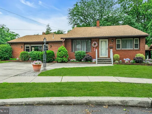 5803 Granite Ct, Pennsauken, NJ 08110