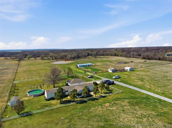 19828 S 365th East Ave, Porter, OK 74454