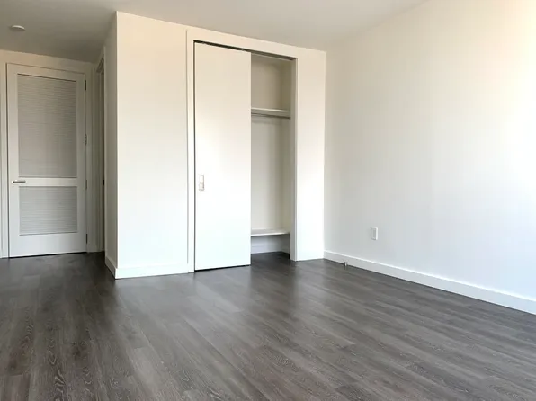 520 West 43rd Street image 7 of 21